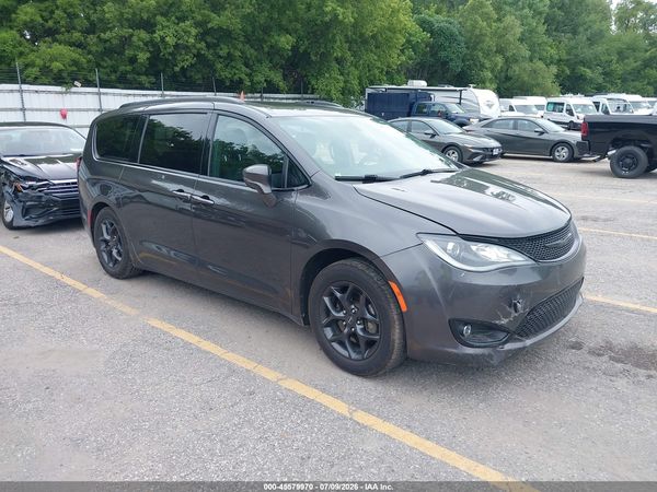2019 CHRYSLER PACIFICA LIMITED — I1