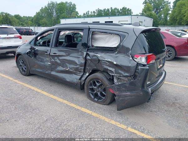 2019 CHRYSLER PACIFICA LIMITED — I3