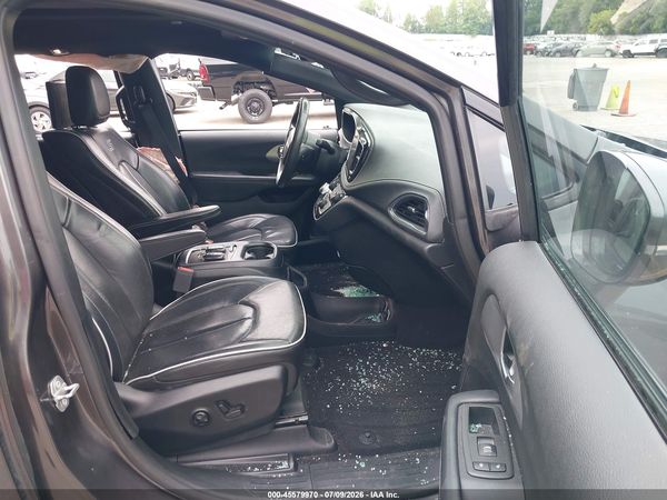 2019 CHRYSLER PACIFICA LIMITED — I5