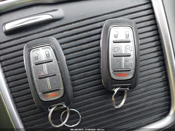 2019 CHRYSLER PACIFICA LIMITED — I11