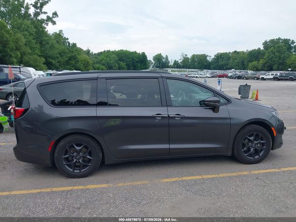 2019 CHRYSLER PACIFICA LIMITED — I116