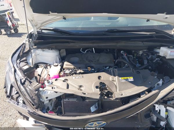 2024 TOYOTA SIENNA LE