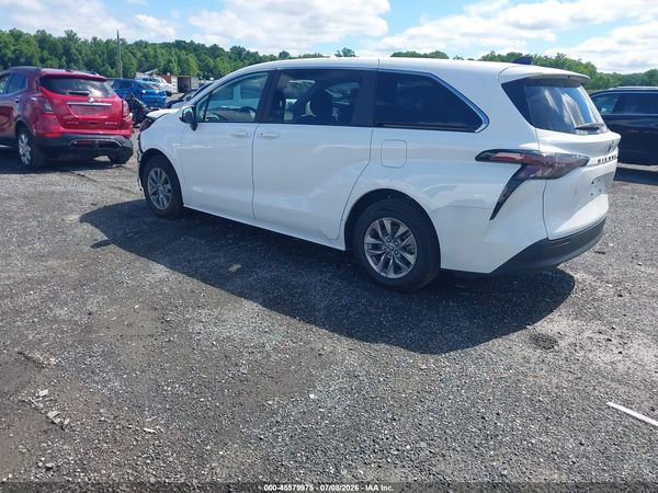 2024 TOYOTA SIENNA LE