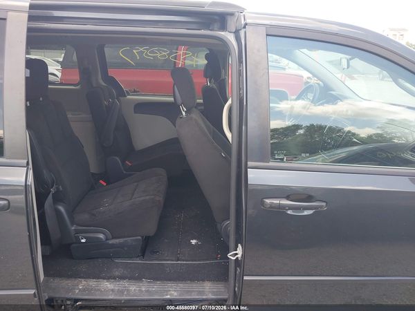 2012 DODGE GRAND CARAVAN SXT — I8
