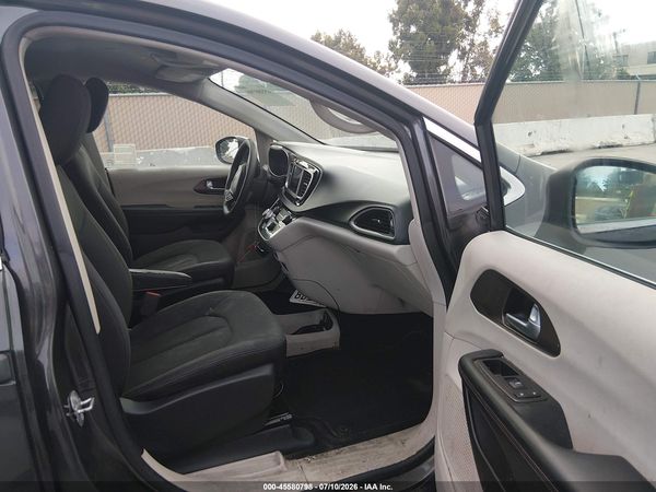 2018 CHRYSLER PACIFICA L — I5