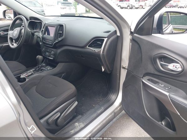 2019 JEEP CHEROKEE LATITUDE 4X4