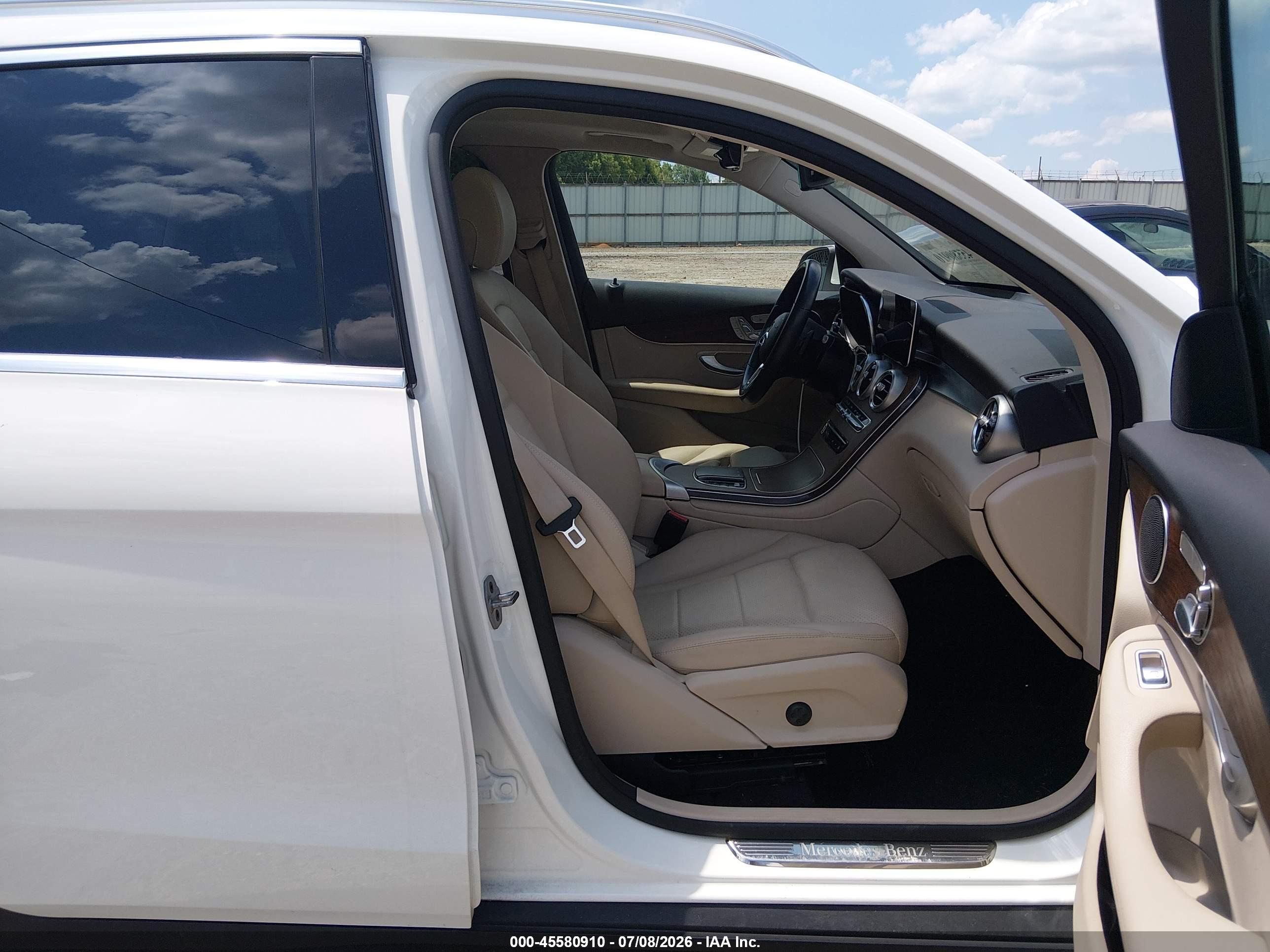 2022 MERCEDES-BENZ GLC 300 4MATIC SUV