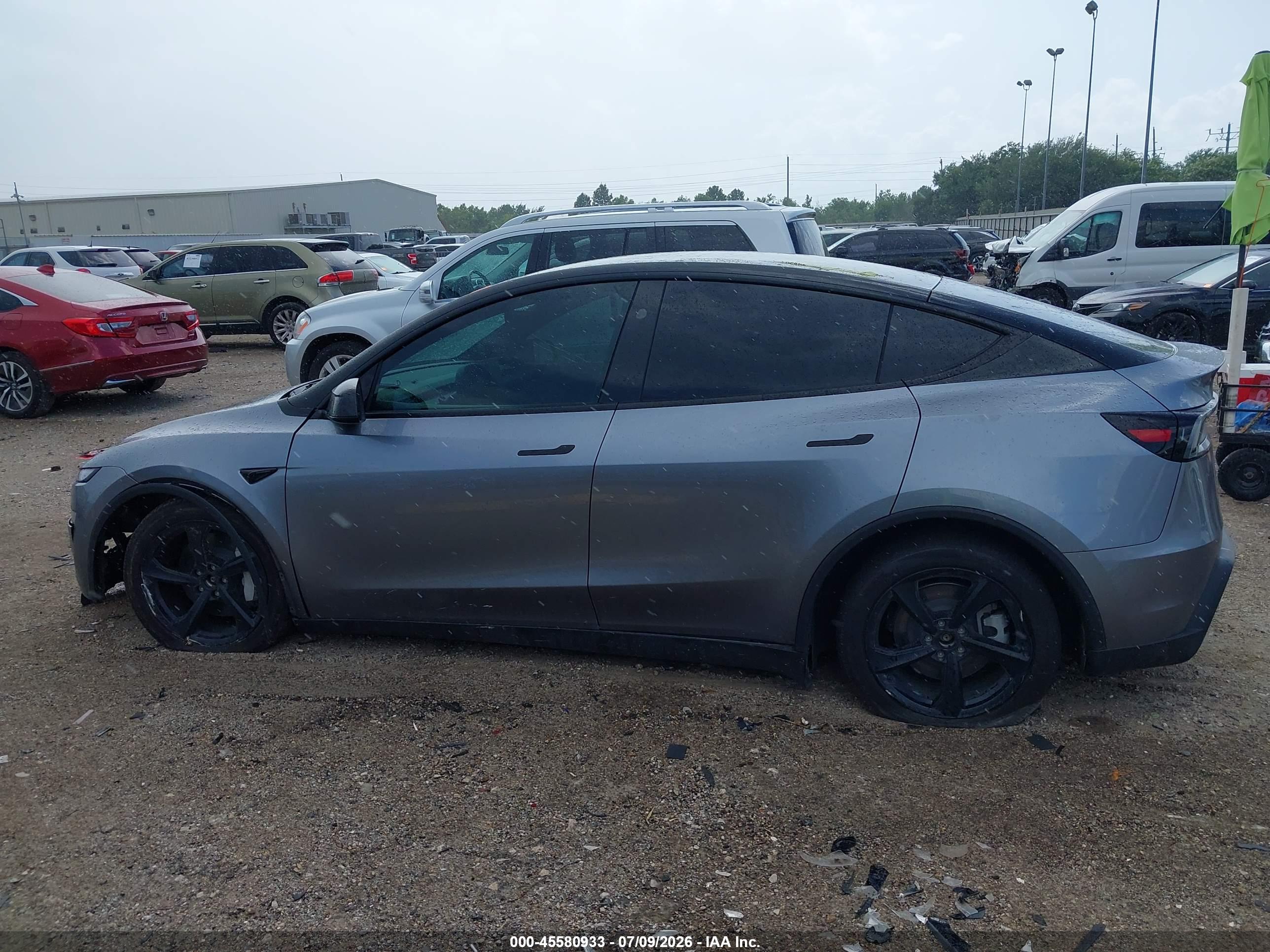 2026 TESLA MODEL Y