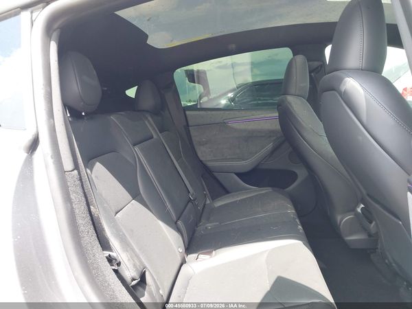 2026 TESLA MODEL Y