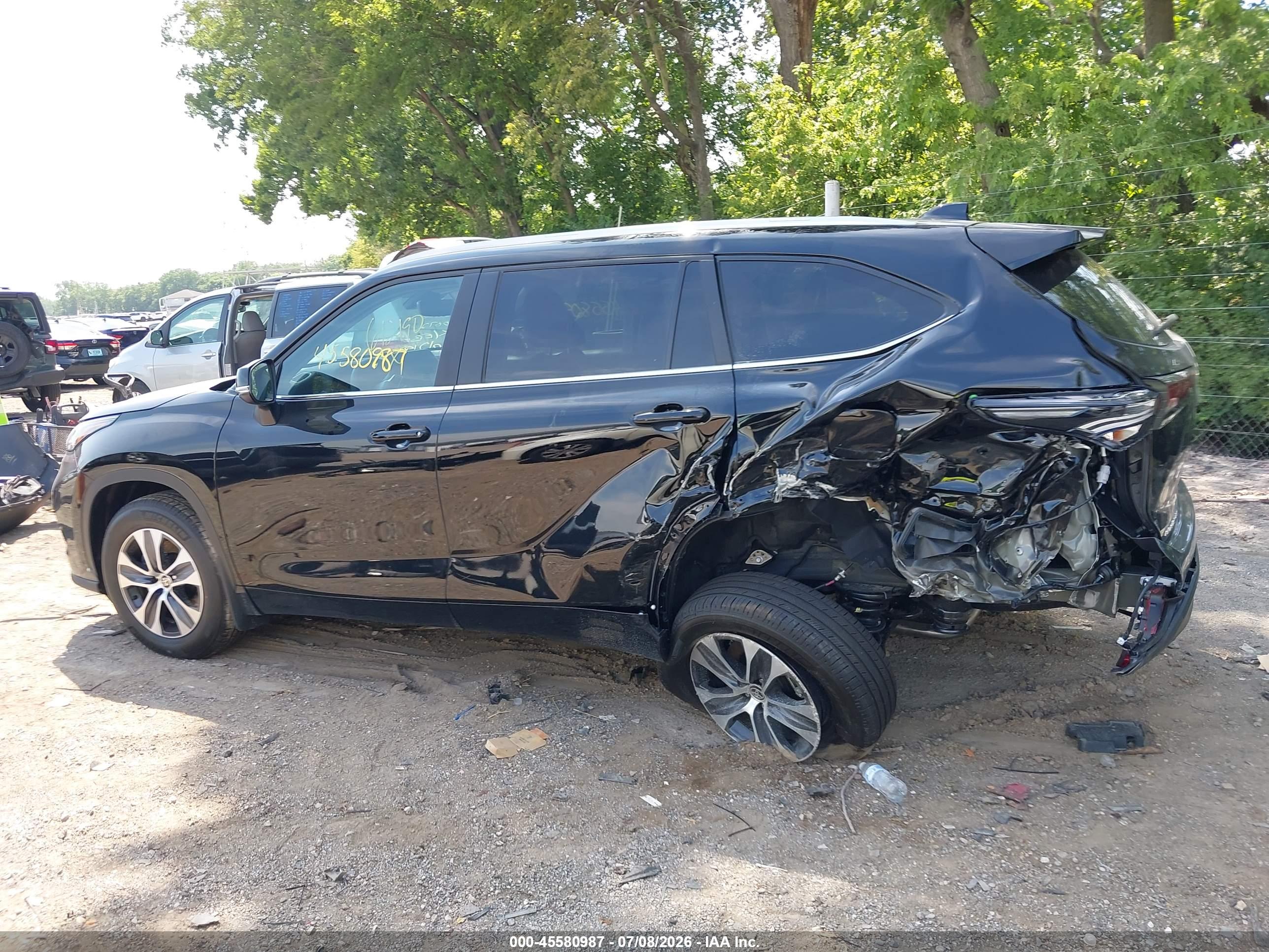 2026 TOYOTA HIGHLANDER XLE