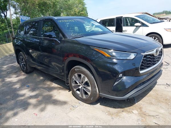 2026 TOYOTA HIGHLANDER XLE