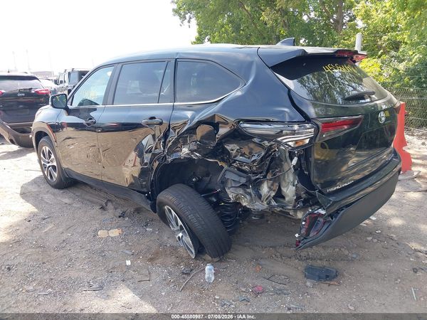 2026 TOYOTA HIGHLANDER XLE