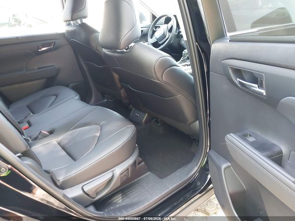 2026 TOYOTA HIGHLANDER XLE