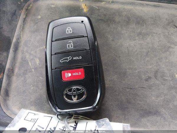 2026 TOYOTA HIGHLANDER XLE