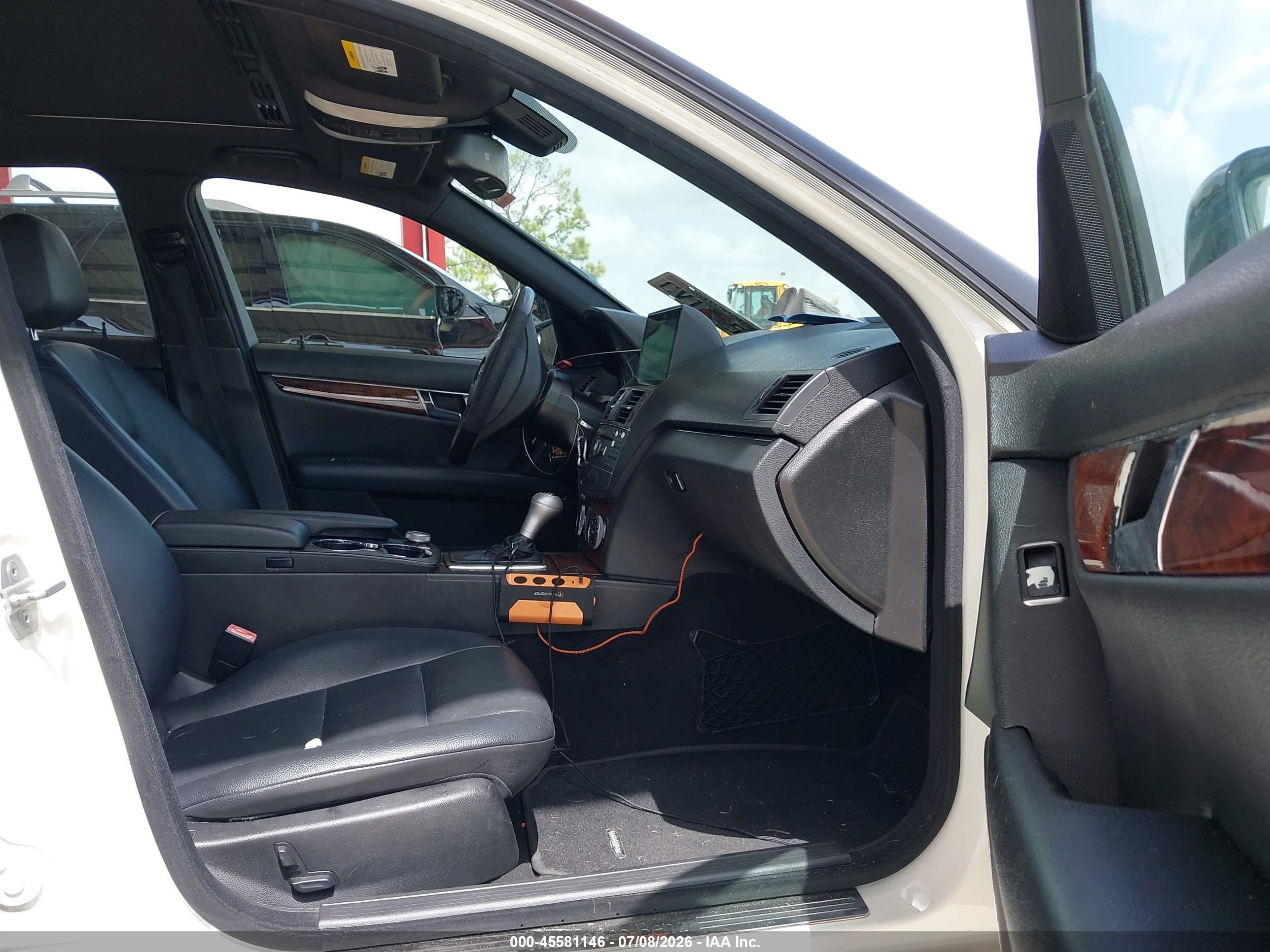2011 MERCEDES-BENZ C 300 C300