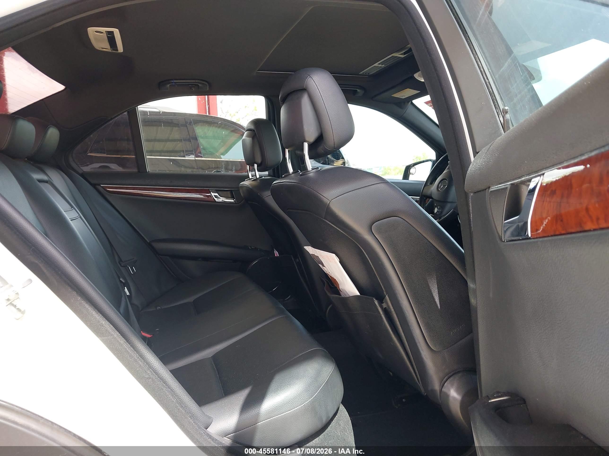 2011 MERCEDES-BENZ C 300 C300