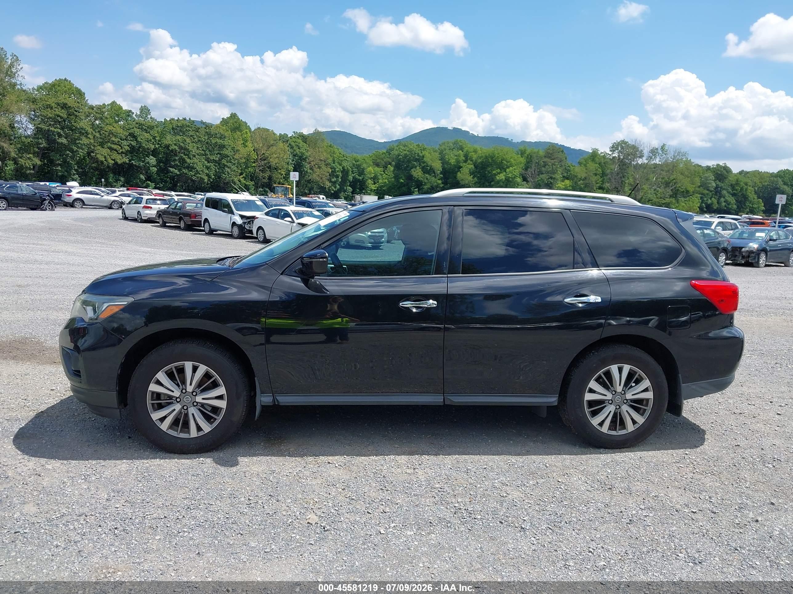 2018 NISSAN PATHFINDER S