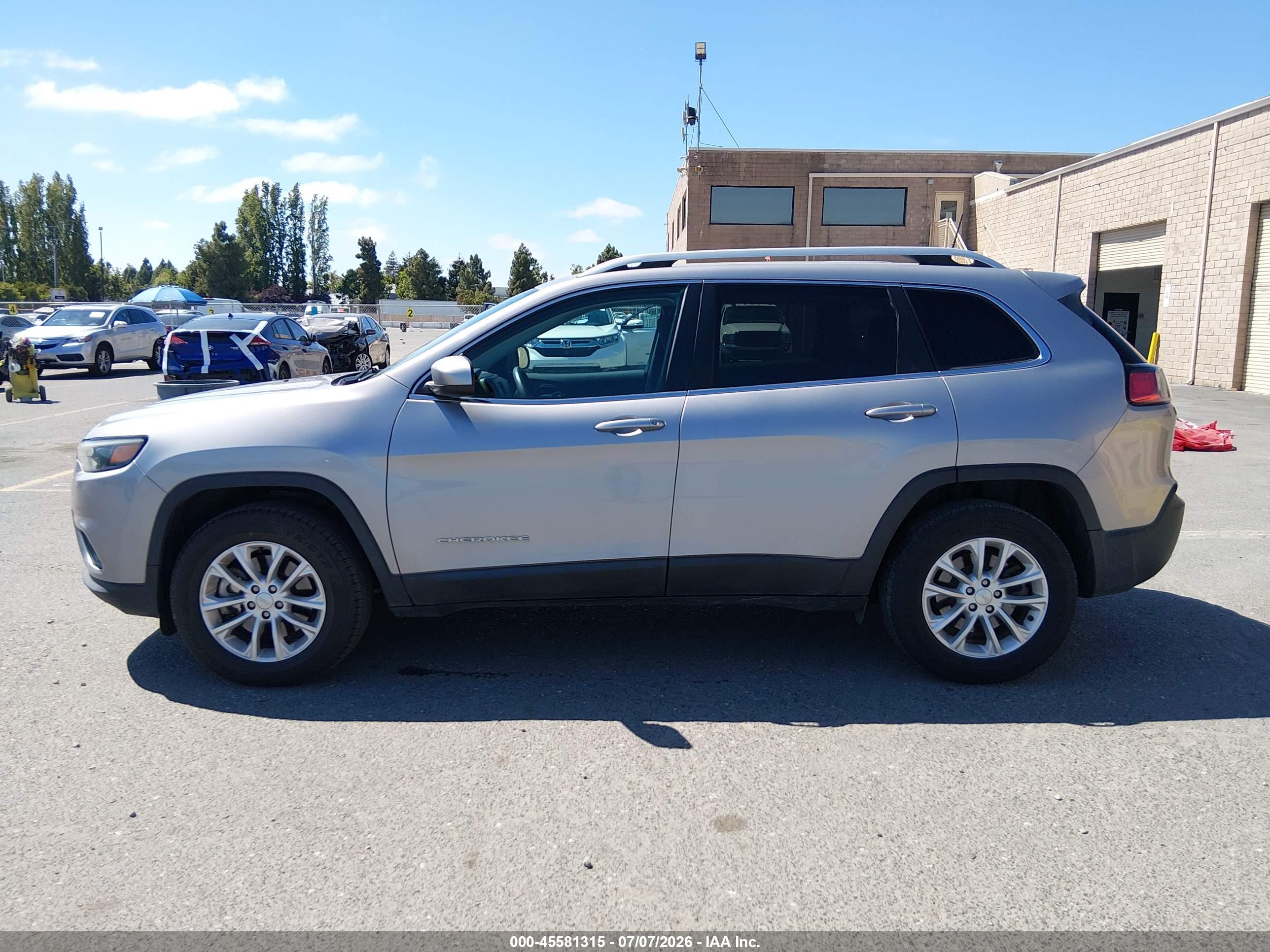 2019 JEEP CHEROKEE LATITUDE 4X4