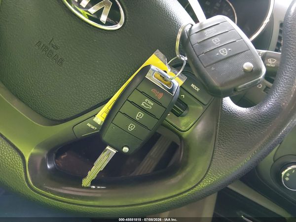 2016 KIA FORTE LX