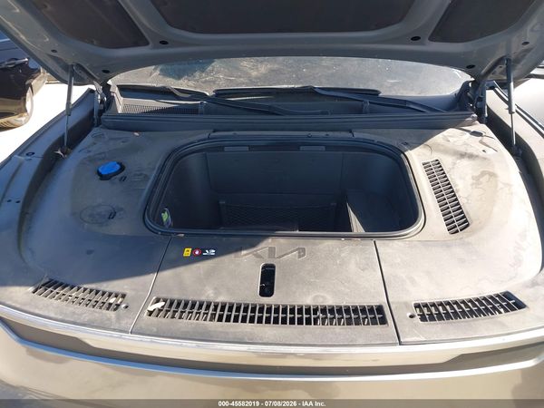 2024 KIA EV9 LIGHT LONG RANGE