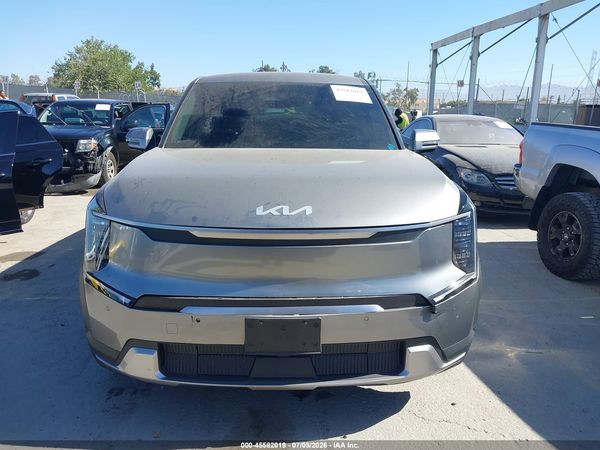 2024 KIA EV9 LIGHT LONG RANGE
