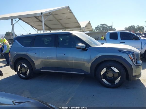 2024 KIA EV9 LIGHT LONG RANGE