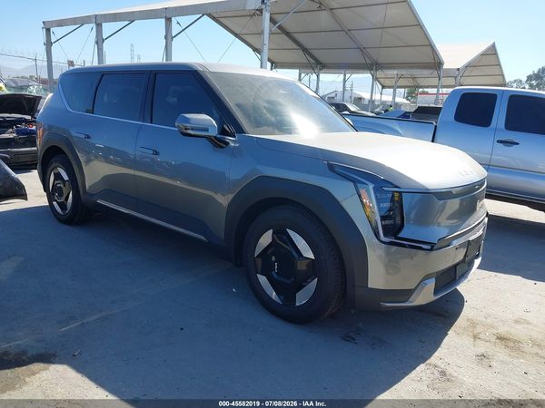 2024 KIA EV9 LIGHT LONG RANGE