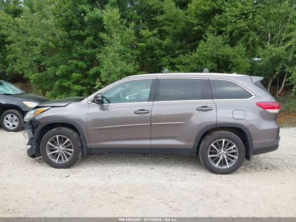 2019 TOYOTA HIGHLANDER XLE