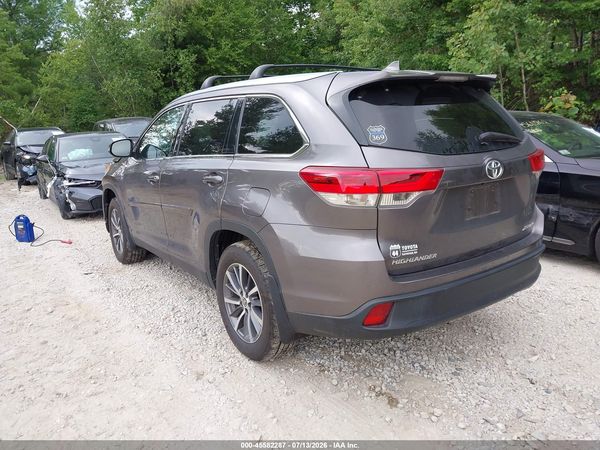 2019 TOYOTA HIGHLANDER XLE