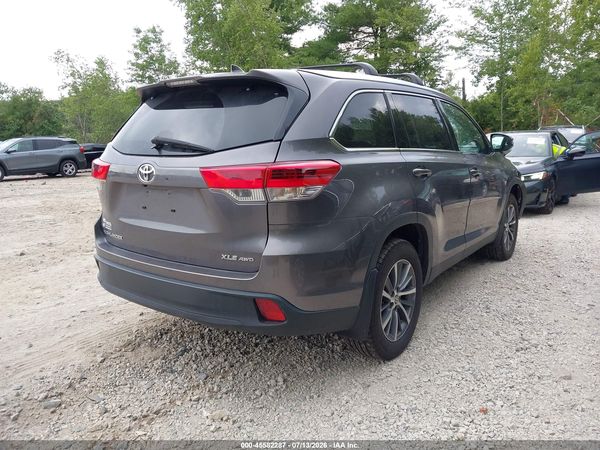 2019 TOYOTA HIGHLANDER XLE