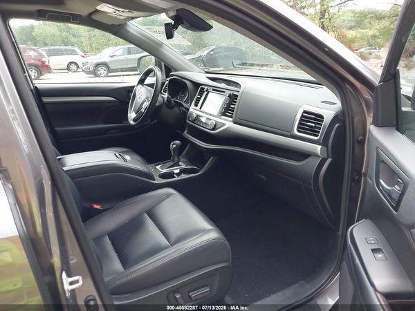 2019 TOYOTA HIGHLANDER XLE