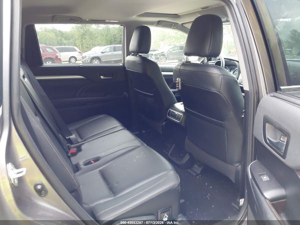 2019 TOYOTA HIGHLANDER XLE