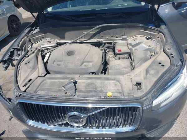 2018 VOLVO XC90 T6 MOMENTUM