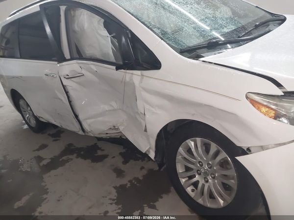 2014 TOYOTA SIENNA XLE V6 8 PASSENGER
