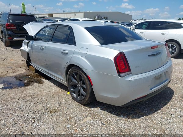 2022 CHRYSLER 300 TOURING L — I3