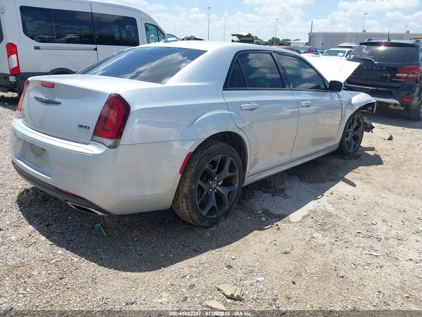 2022 CHRYSLER 300 TOURING L — I4