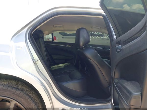 2022 CHRYSLER 300 TOURING L — I8