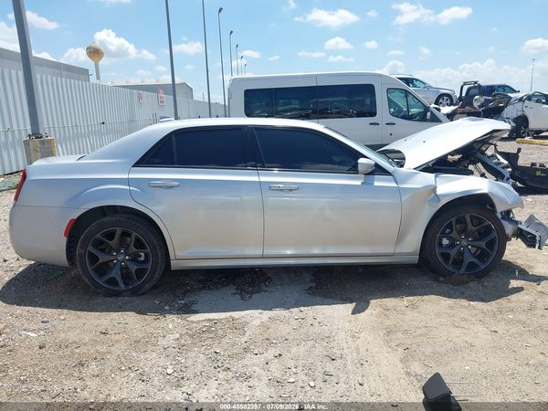 2022 CHRYSLER 300 TOURING L — I116