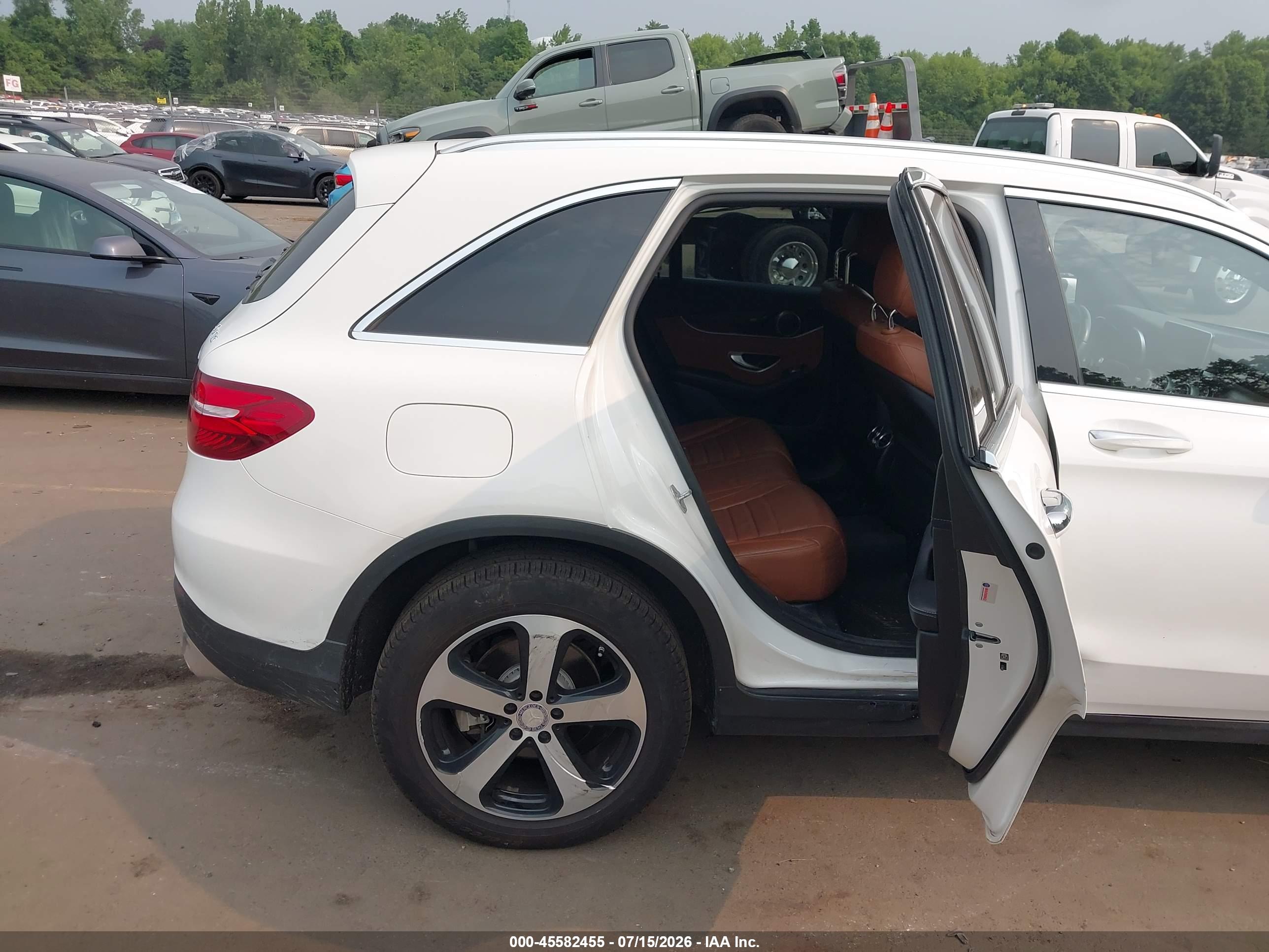 2016 MERCEDES-BENZ GLC 300 4MATIC