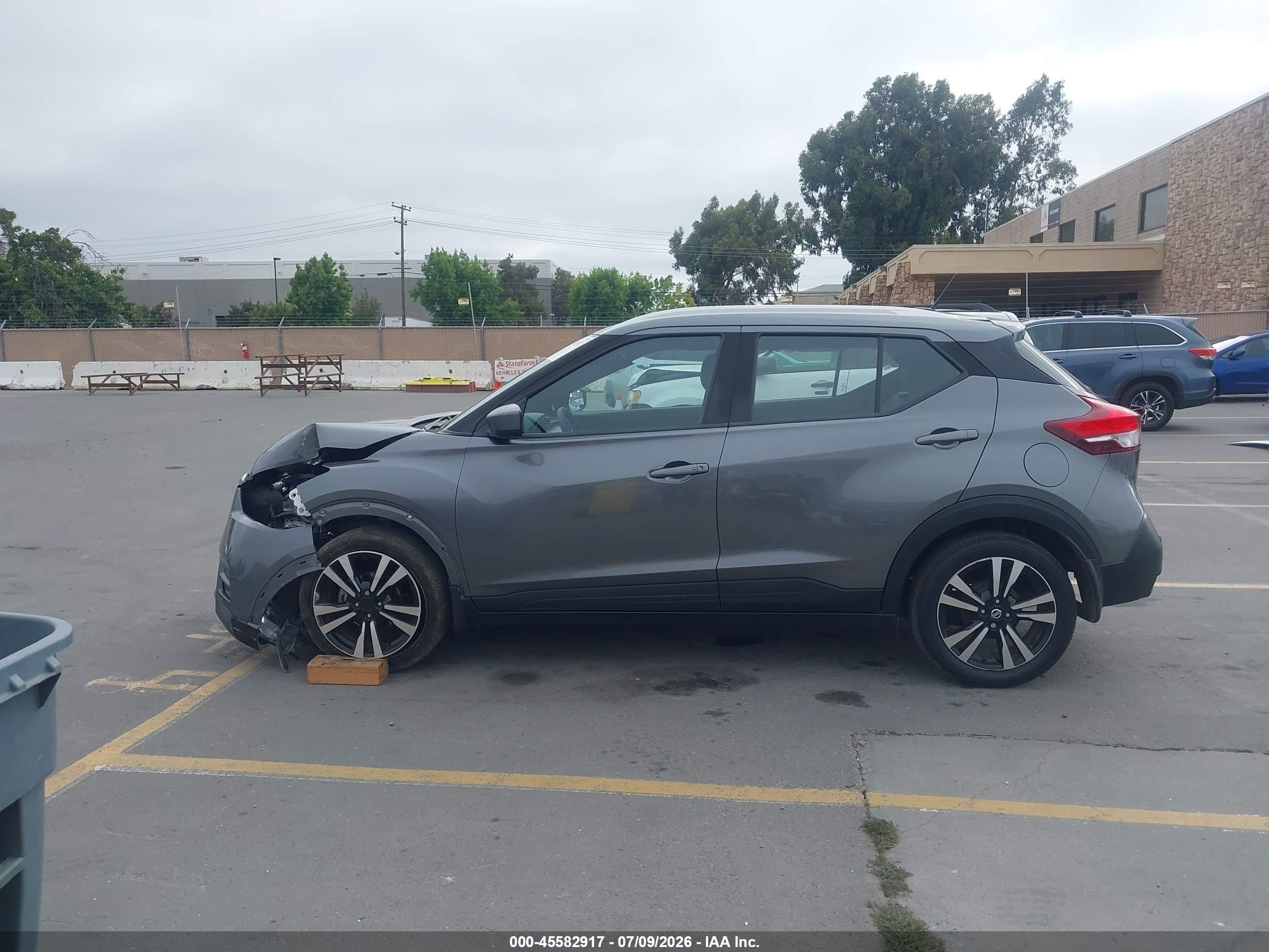 2020 NISSAN KICKS SV XTRONIC CVT