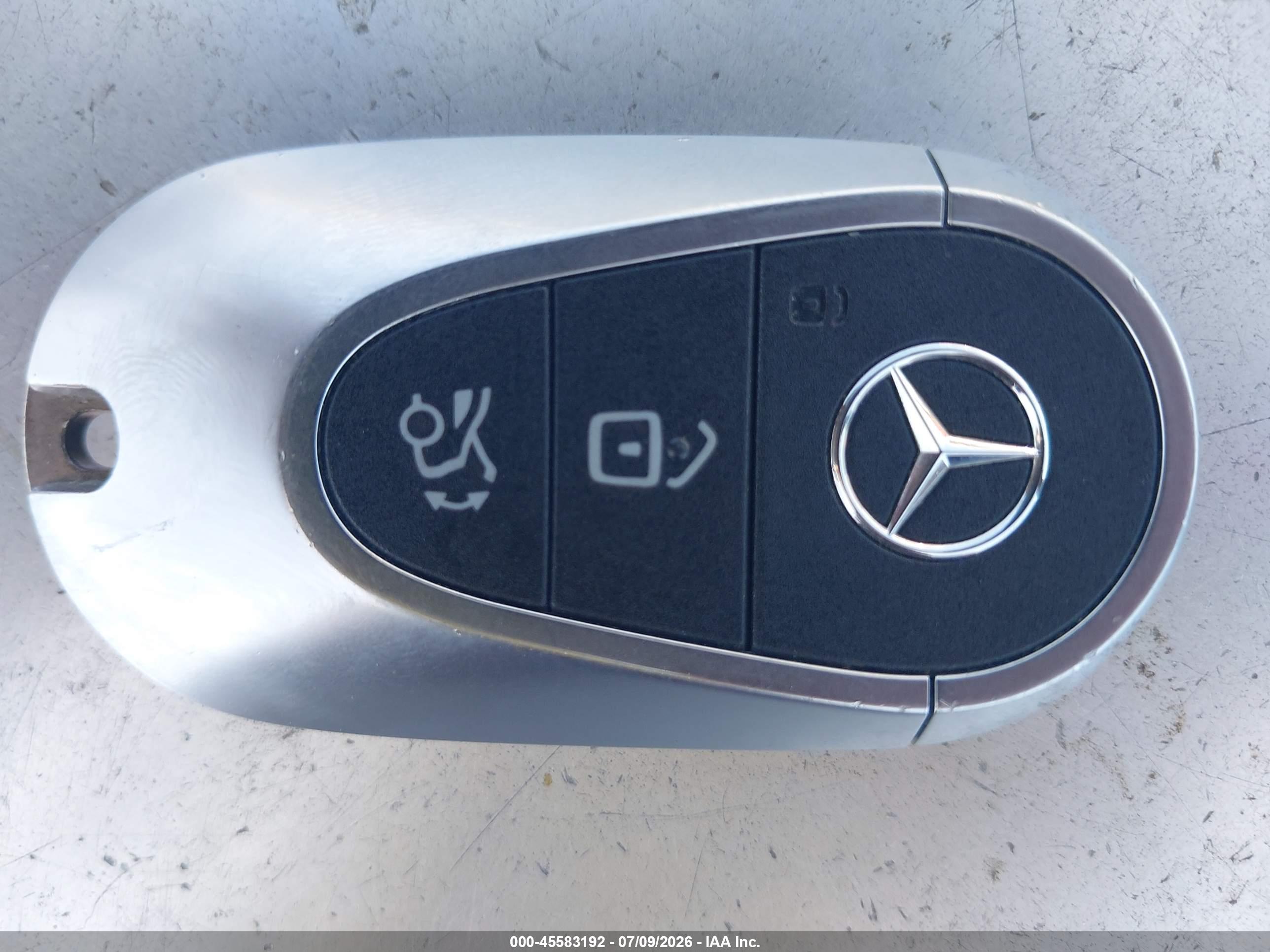 2024 MERCEDES-BENZ C 300 C300