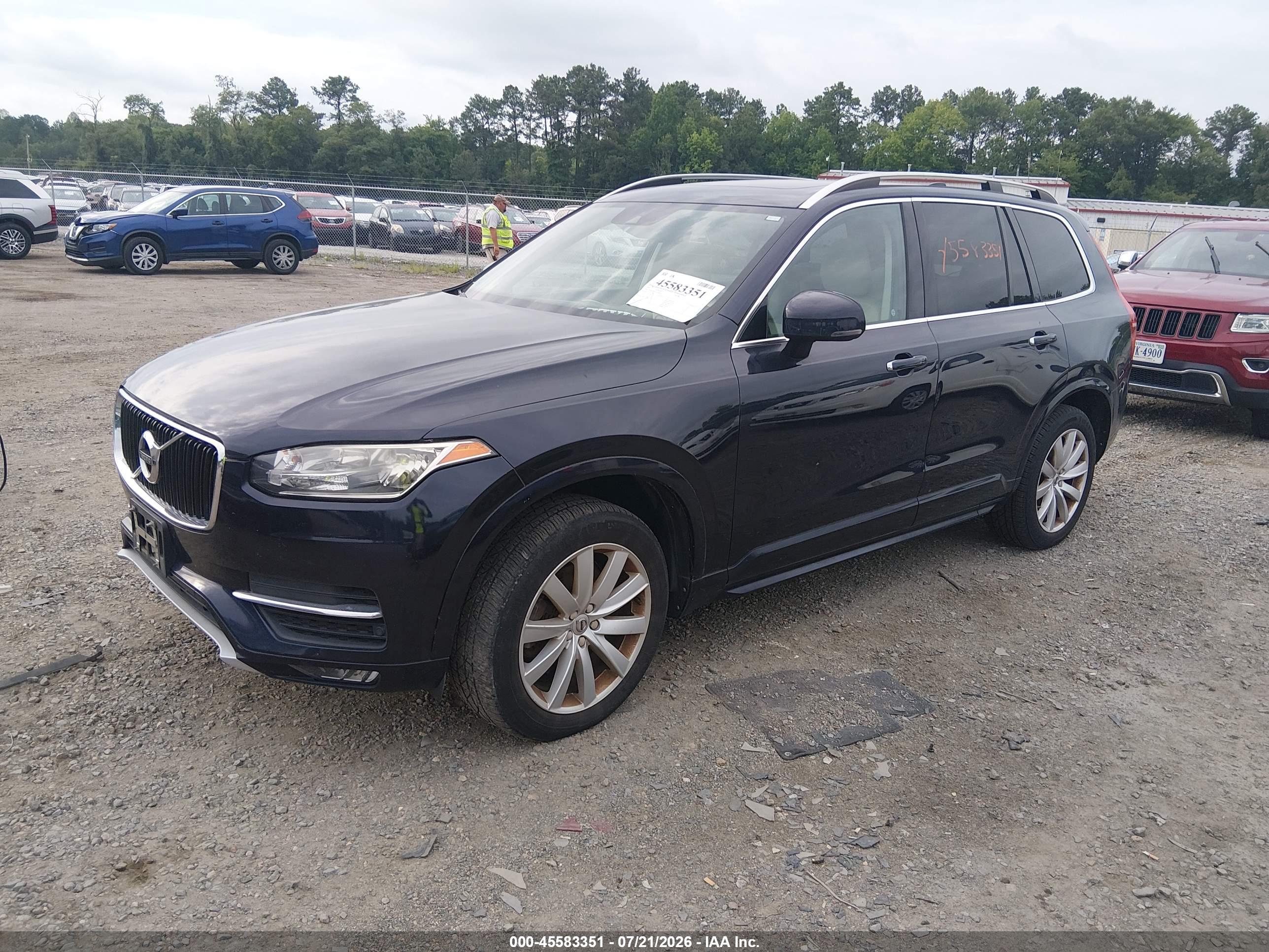 2016 VOLVO XC90 T6 MOMENTUM