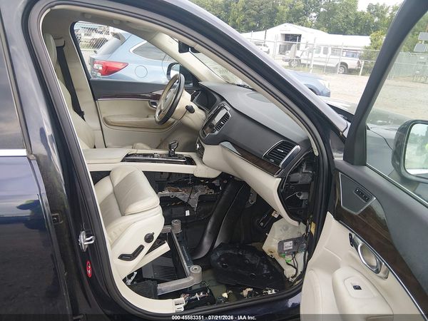 2016 VOLVO XC90 T6 MOMENTUM