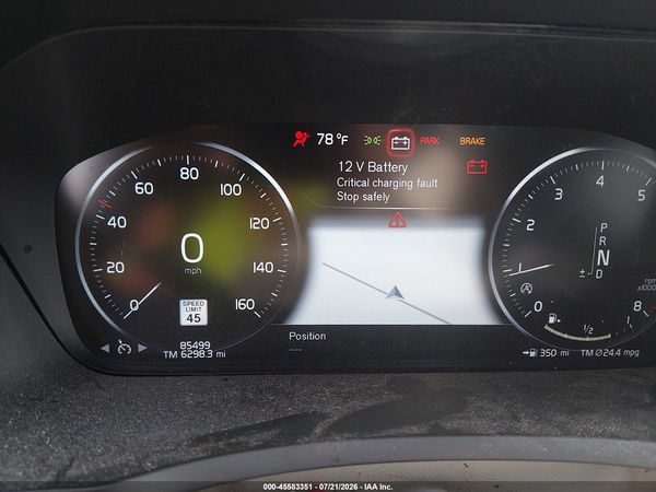 2016 VOLVO XC90 T6 MOMENTUM