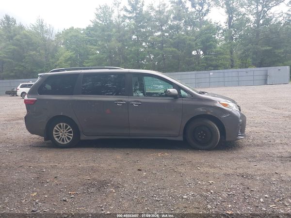2018 TOYOTA SIENNA XLE 8 PASSENGER