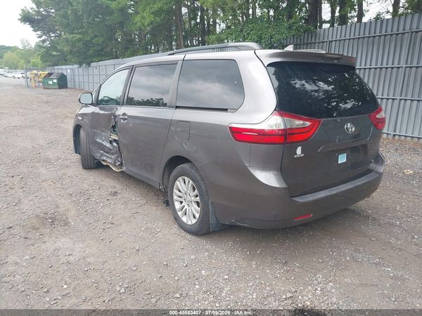 2018 TOYOTA SIENNA XLE 8 PASSENGER