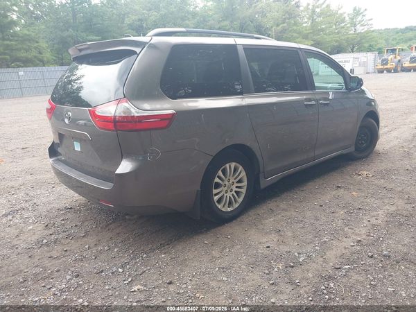 2018 TOYOTA SIENNA XLE 8 PASSENGER