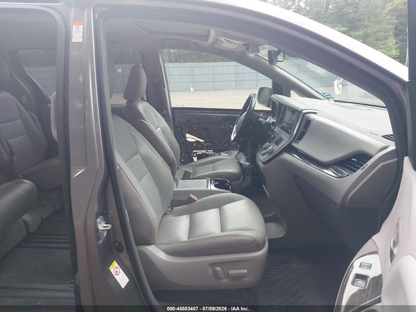 2018 TOYOTA SIENNA XLE 8 PASSENGER