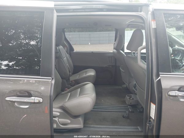 2018 TOYOTA SIENNA XLE 8 PASSENGER