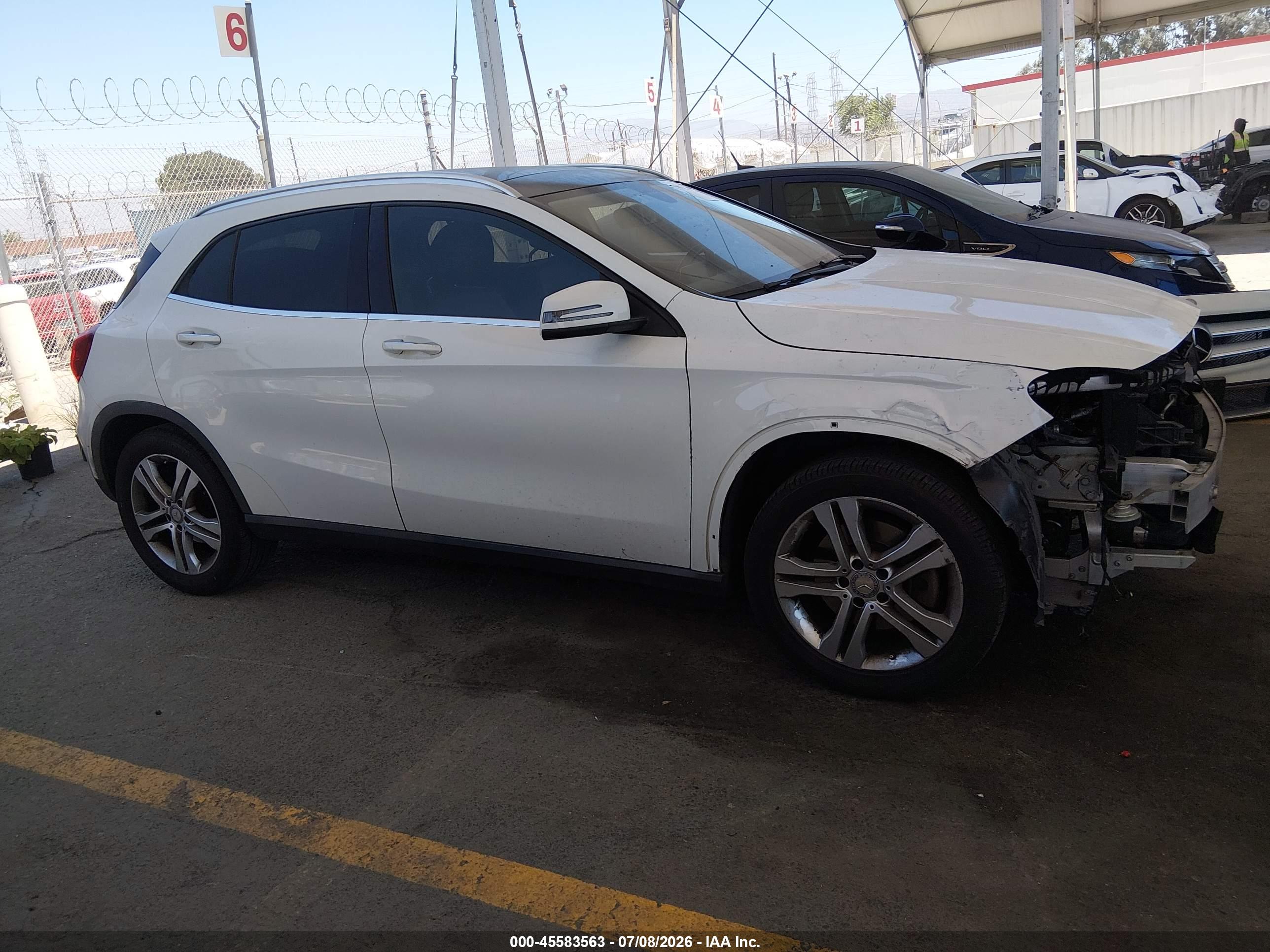 2015 MERCEDES-BENZ GLA 250 GLA250